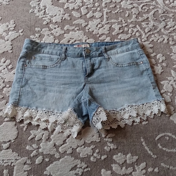 L.E.I.‎ ASHLEY Geraldine LACE ACCENT DENIM … - Picture 1 of 11